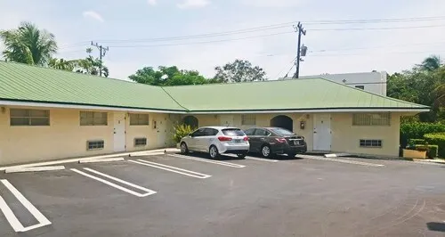 Queens Lodge Motel