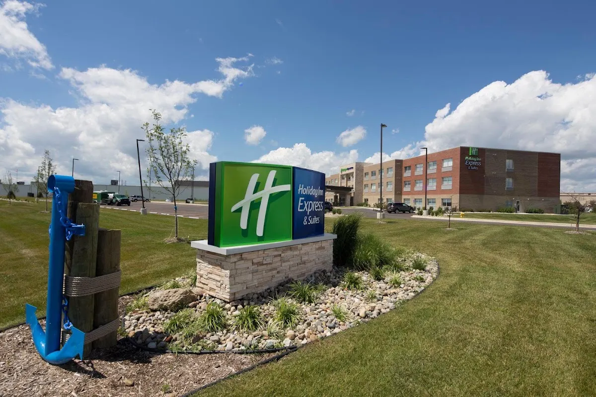 Holiday Inn Express & Suites Monroe by IHG