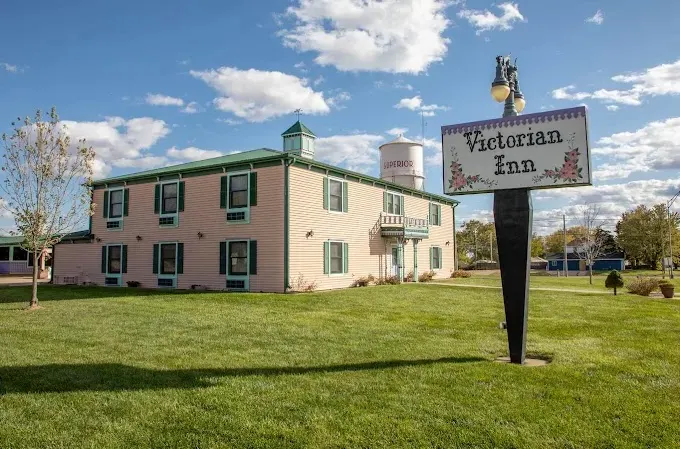 Victorian Inn Motel & Suites