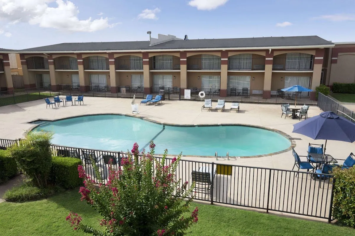 Howard Johnson by Wyndham Oklahoma City Airport/ Fairgrounds