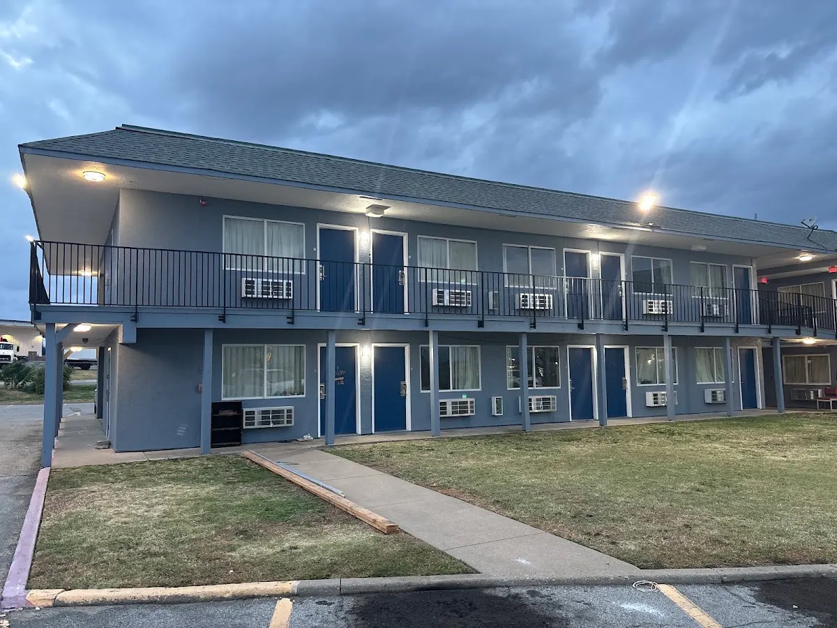 Regency Inn Tulsa West