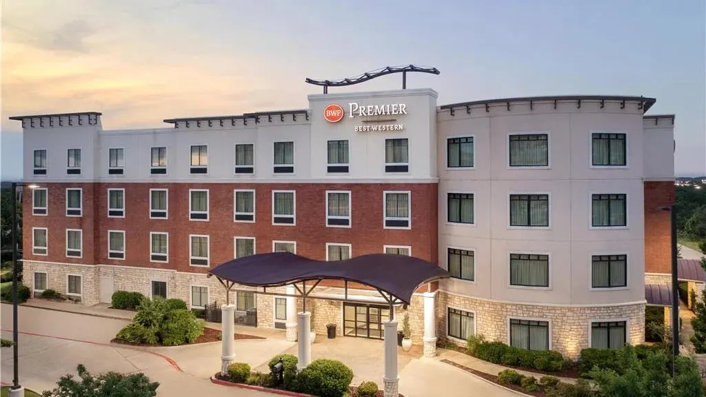 Best Western Premier Crown Chase Inn & Suites