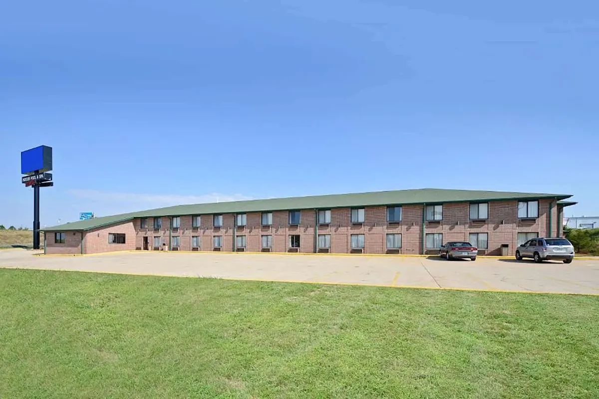 Days Inn by Wyndham Ozark Springfield