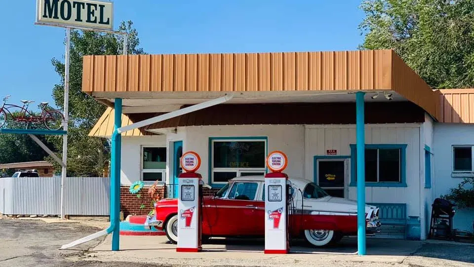 Circle R Motel