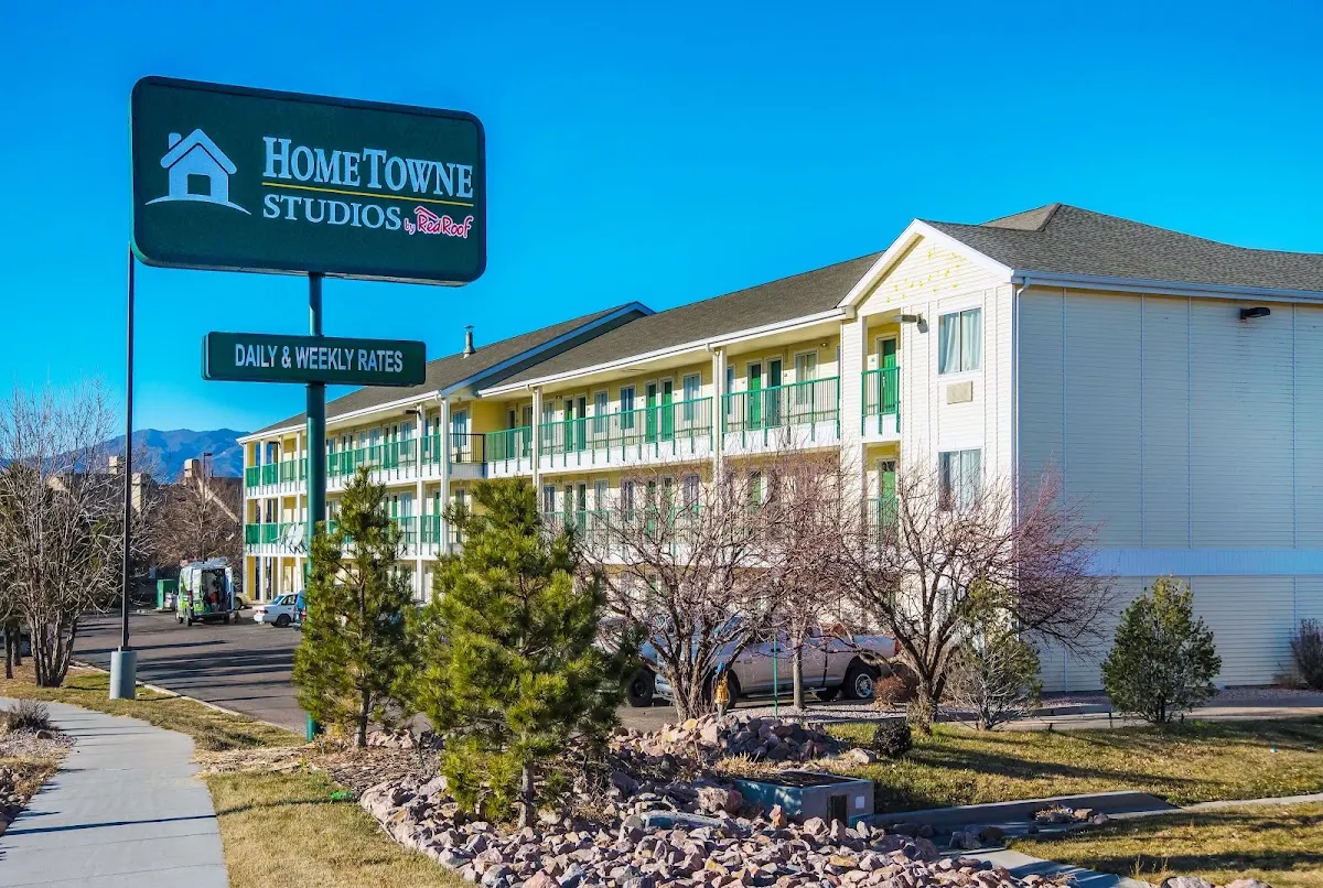 HomeTowne Studios Colorado Springs - Airport