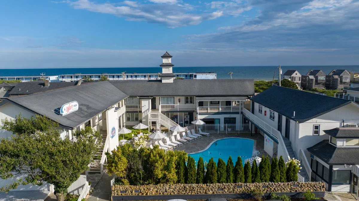 A Wave Inn Resort