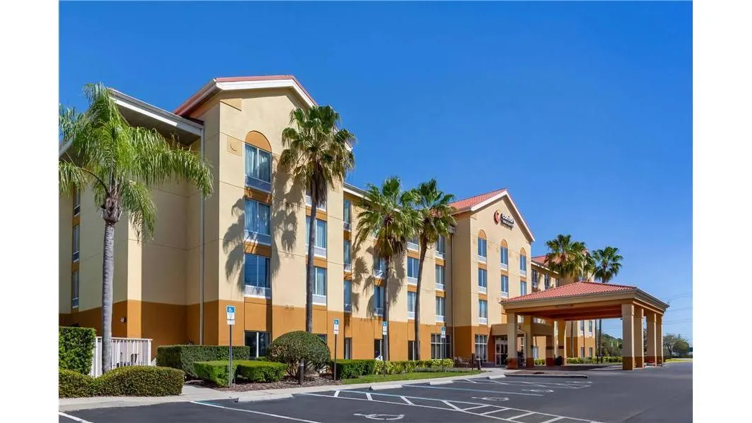 Comfort Inn & Suites Orlando North