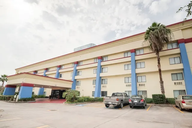 OYO Townhouse Houston Airport North