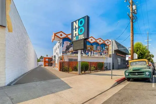 Rodeway Inn & Suites North Hollywood Burbank Airport - Universal Area