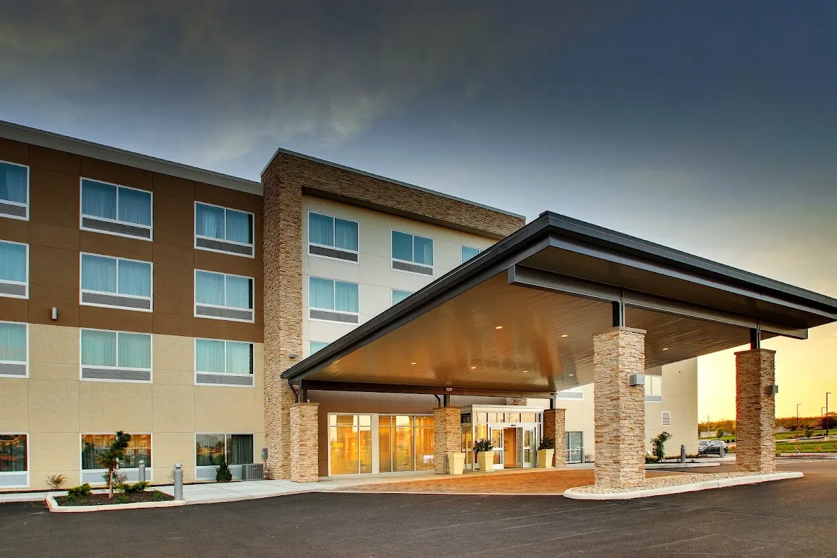 Holiday Inn Express & Suites Findlay North by IHG