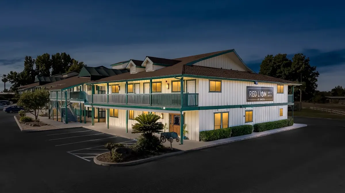 Red Lion Inn & Suites Lemoore