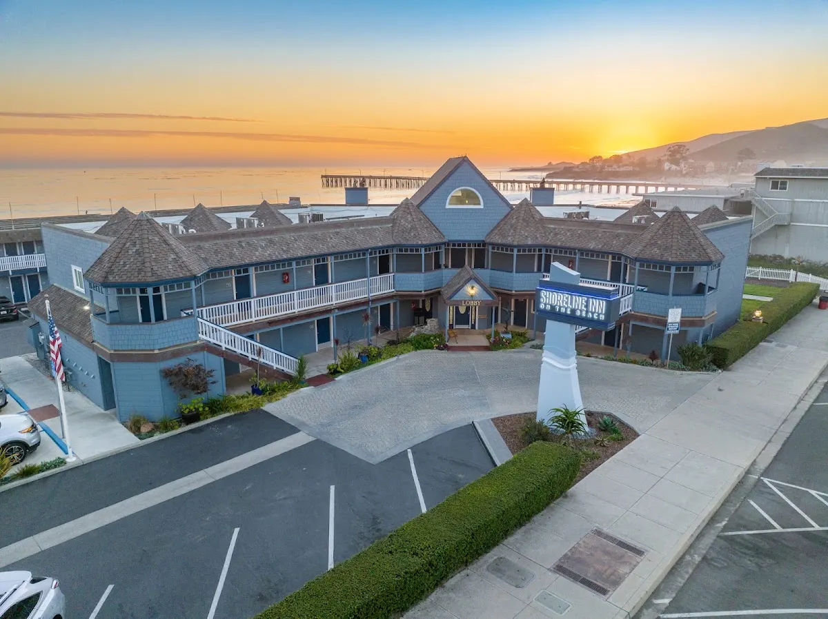 Shoreline Inn