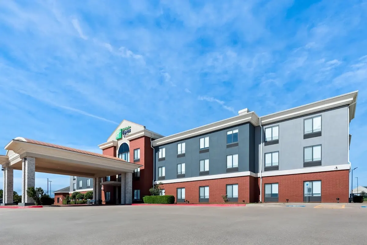 Holiday Inn Express & Suites Perry by IHG