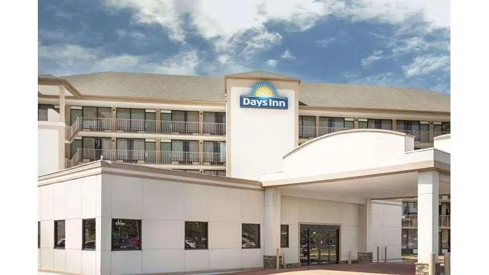 Days Inn by Wyndham Columbus-North Fort Moore