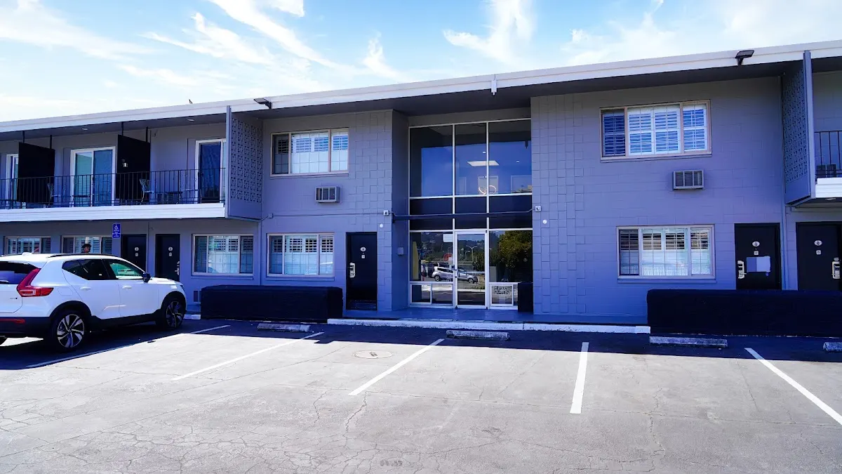 Seaside Inn & Suites