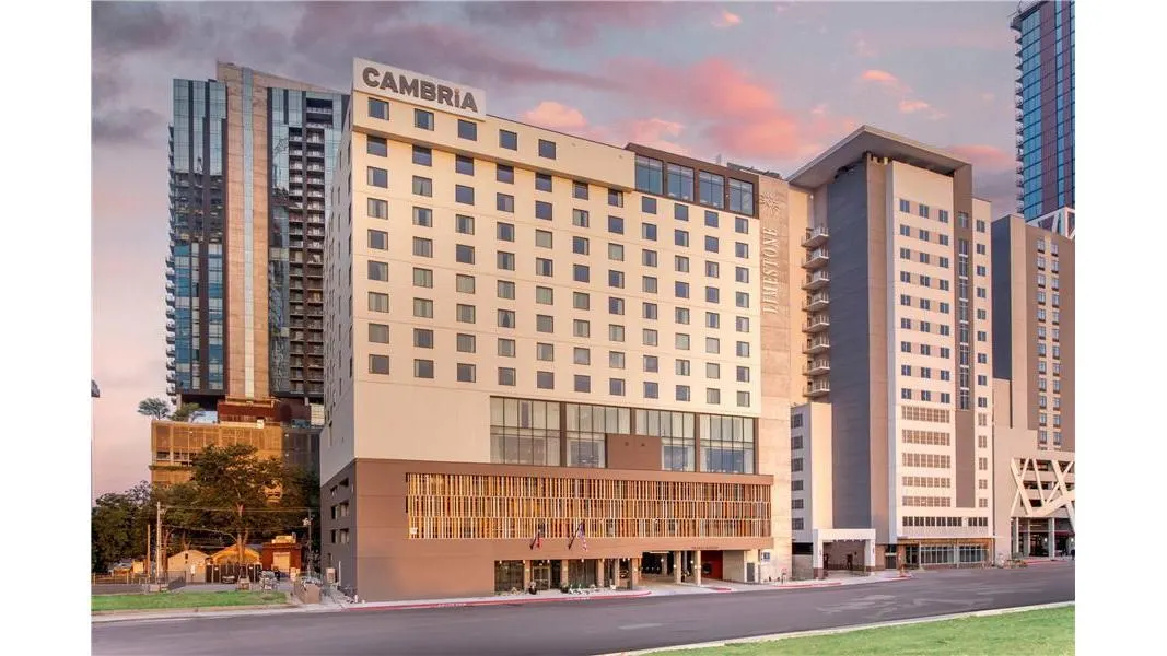 Cambria Hotel Austin Downtown