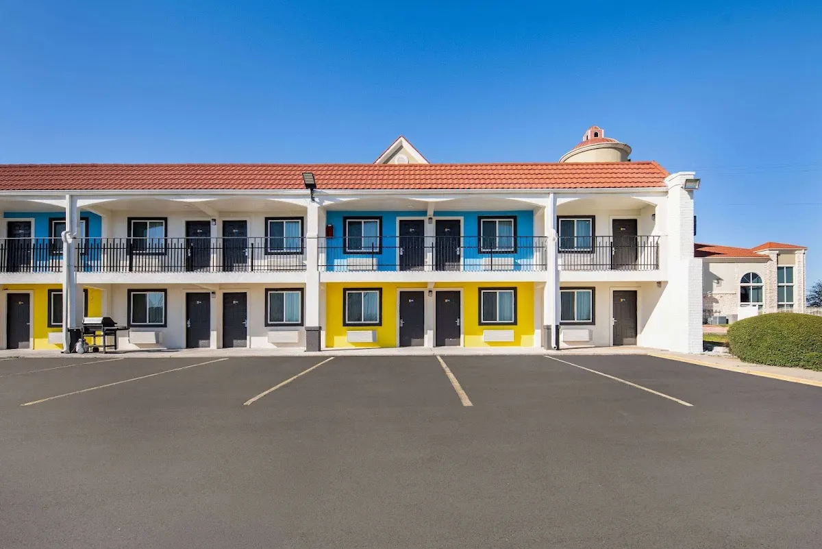 Days Inn by Wyndham Gainesville