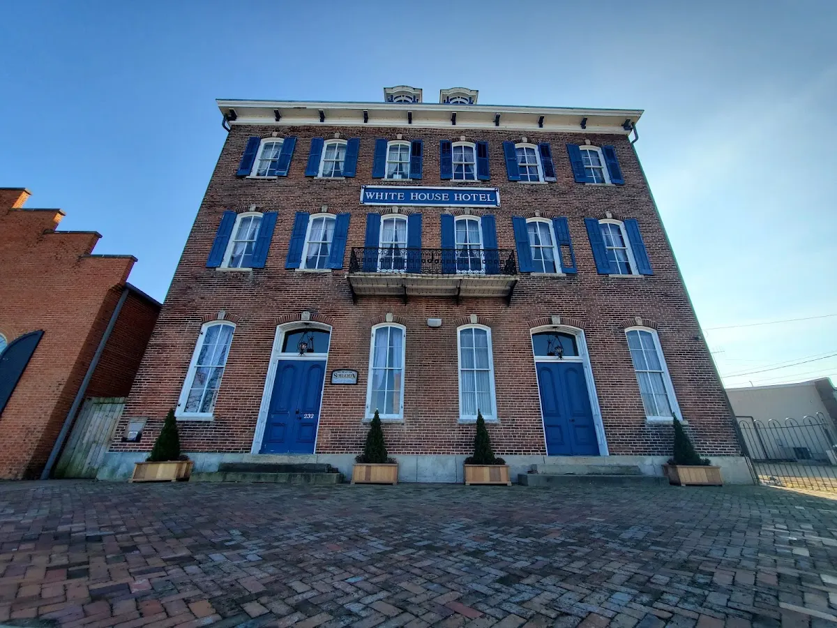 White House Hotel