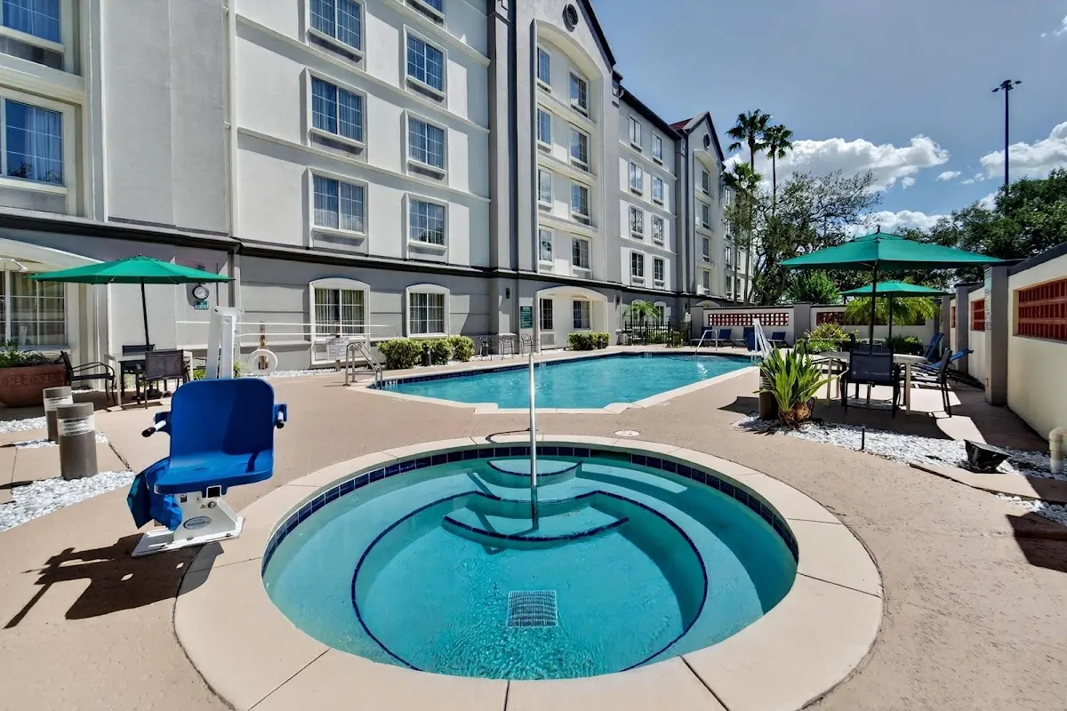 La Quinta Inn & Suites by Wyndham Tampa Brandon Regency Park