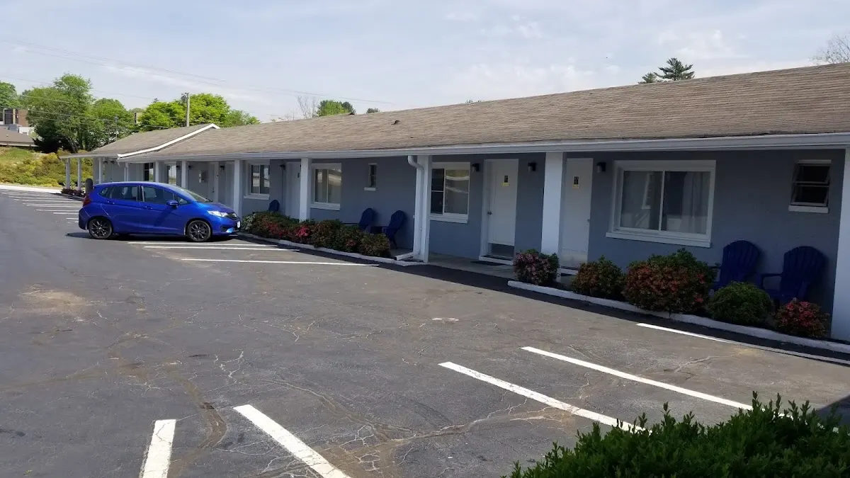 Hilltop Inn