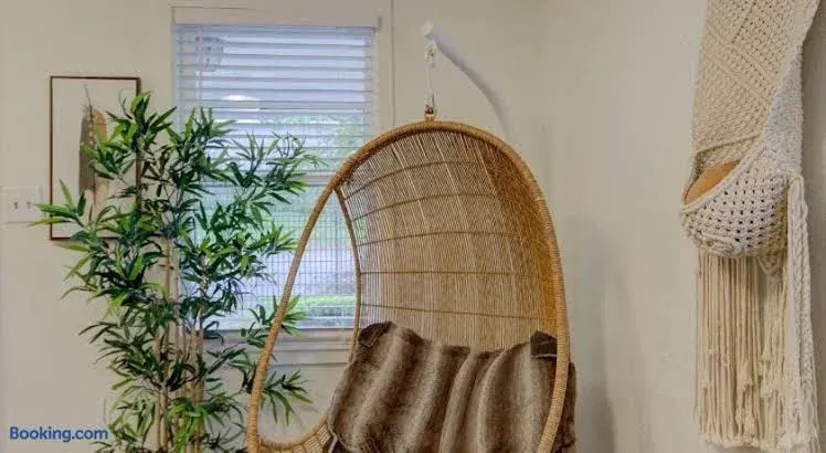 Boho Vibes | Gated Stay Near Overton & Graceland