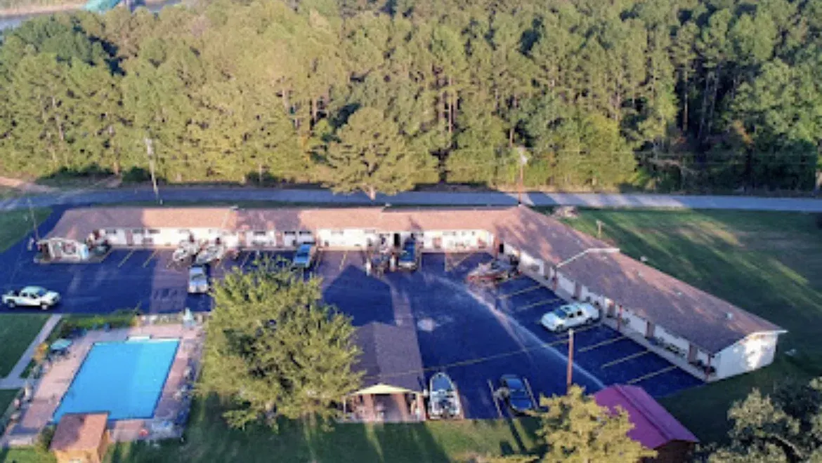 Sportsman's Lodge