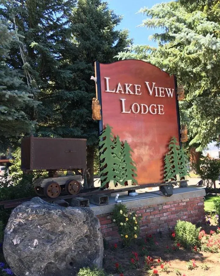 Lake View Lodge