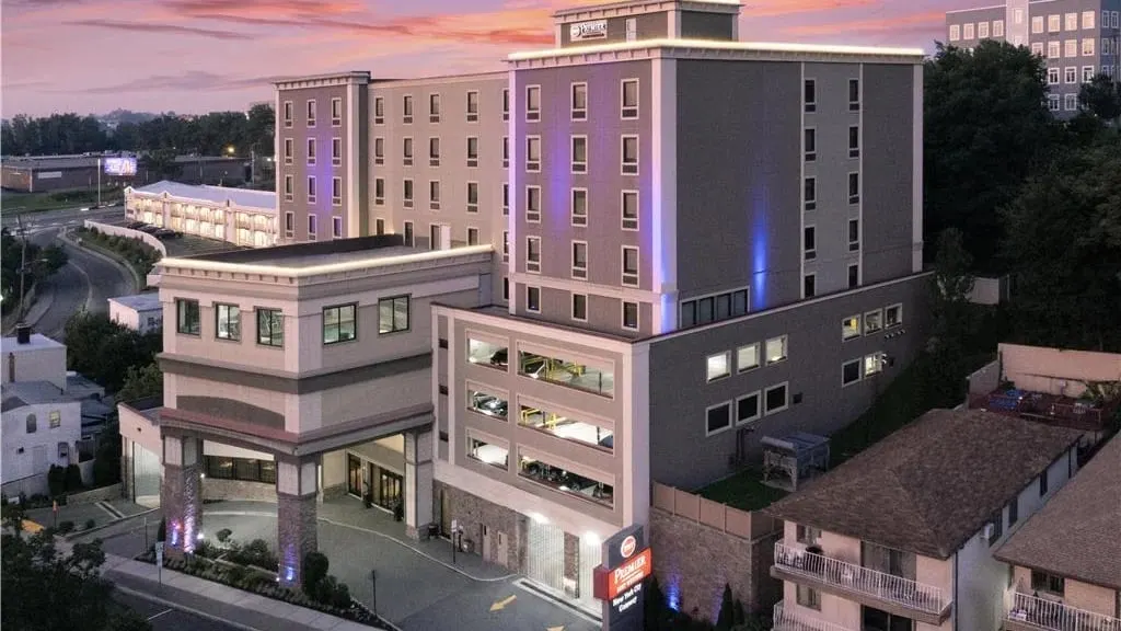 Best Western Premier NYC Gateway Hotel