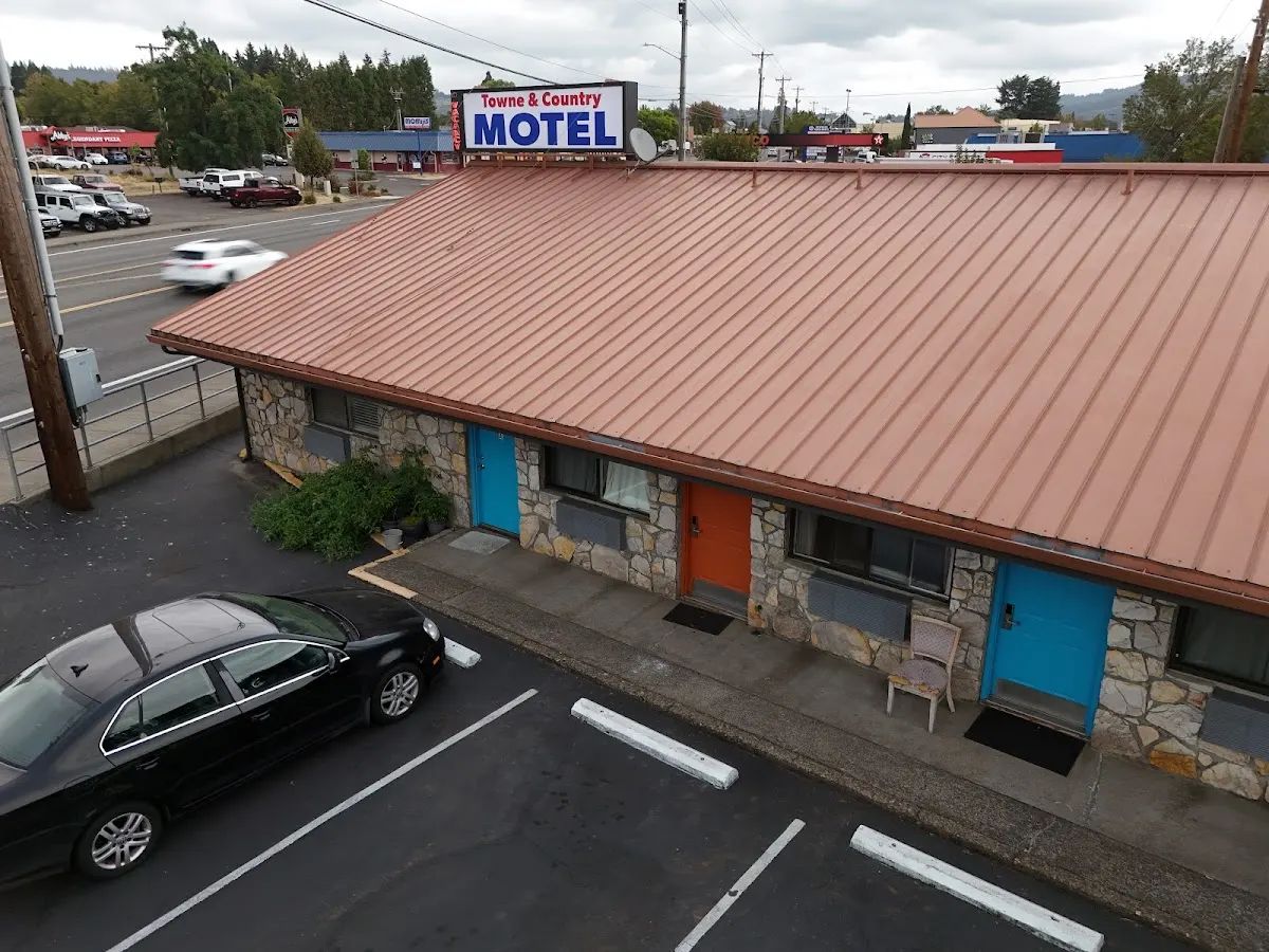 Towne & Country Motel