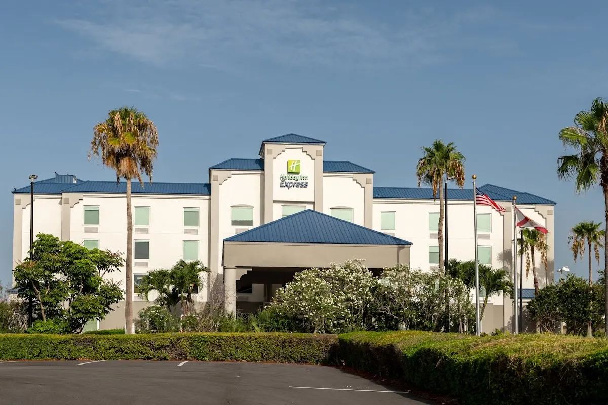 Holiday Inn Express & Suites Cocoa Beach by IHG