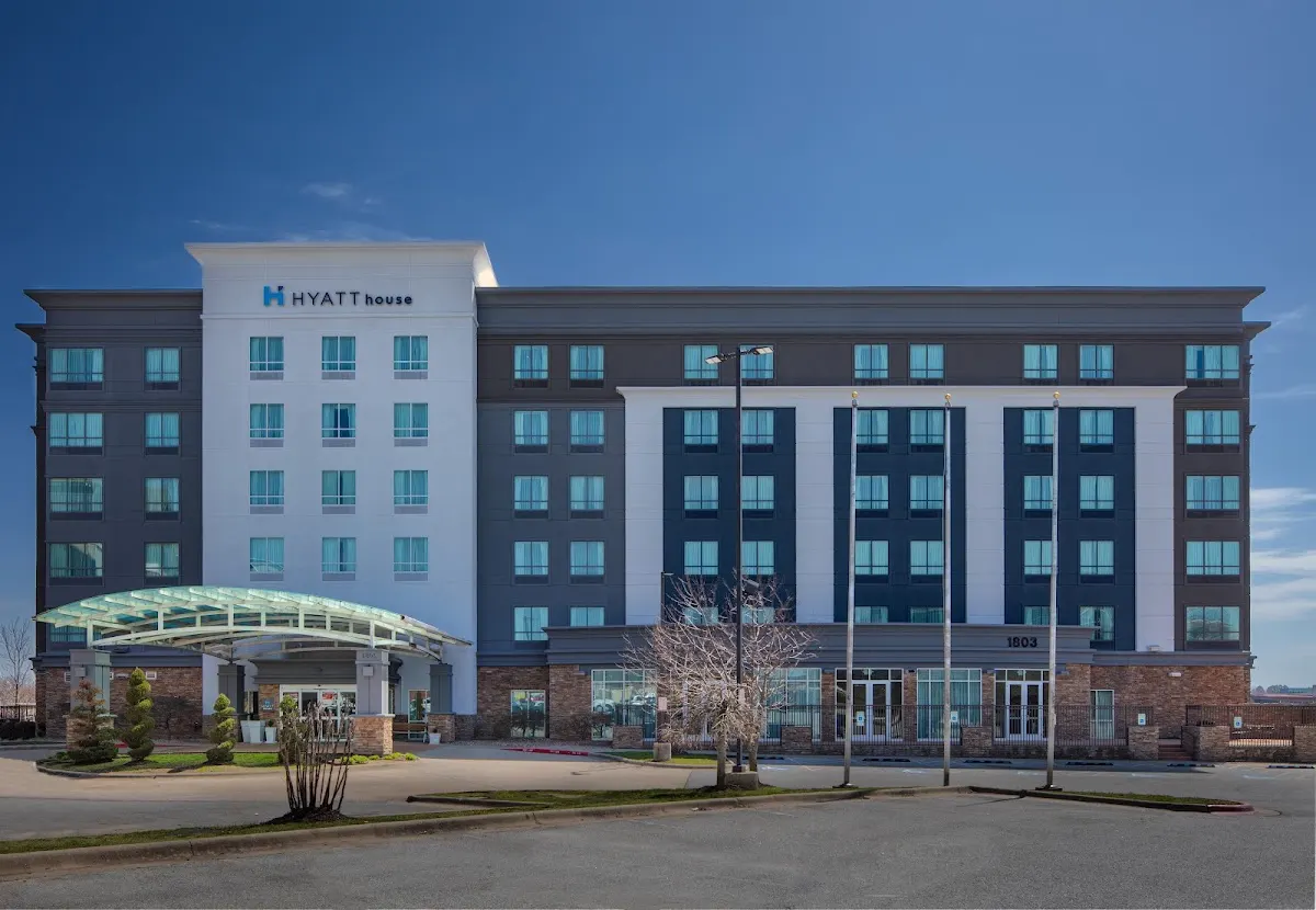 Hyatt House Bentonville / Rogers