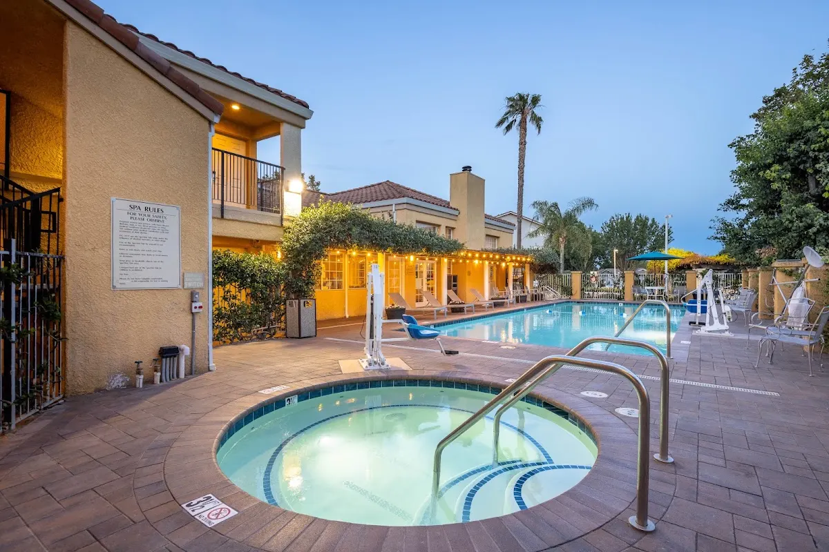 Best Western Plus Dixon Davis