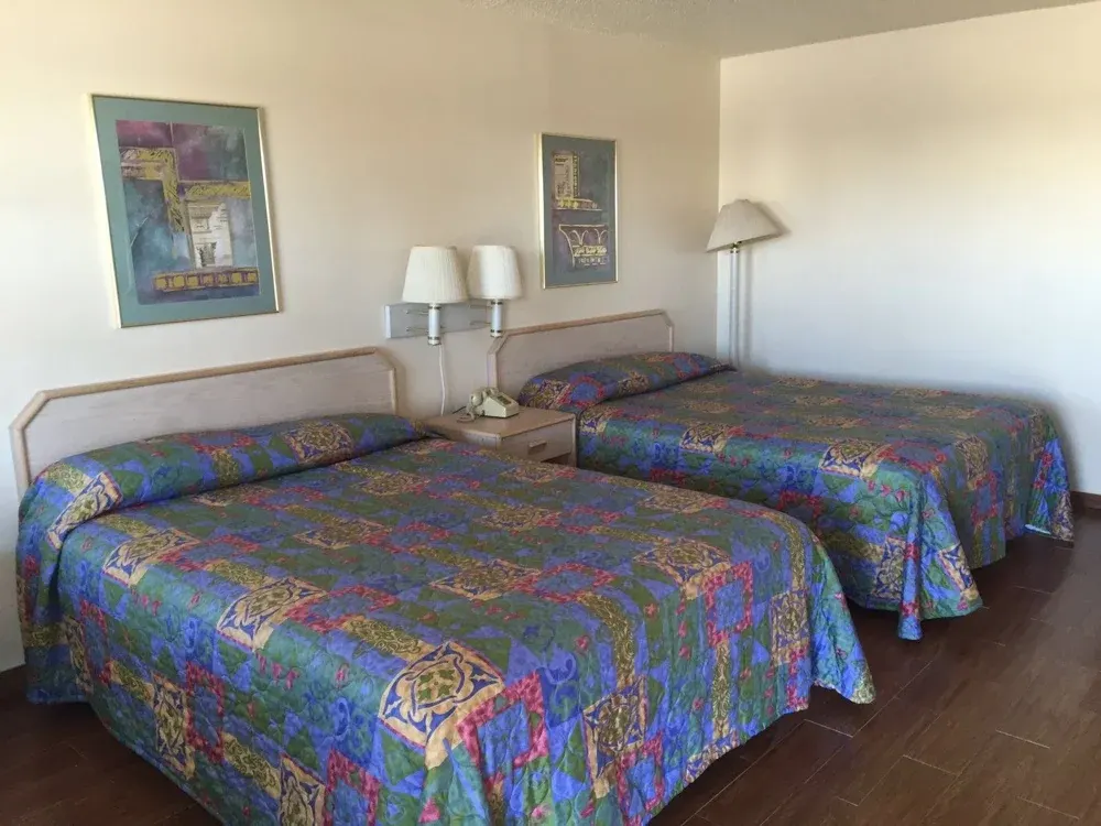 Americana Inn HOTEL