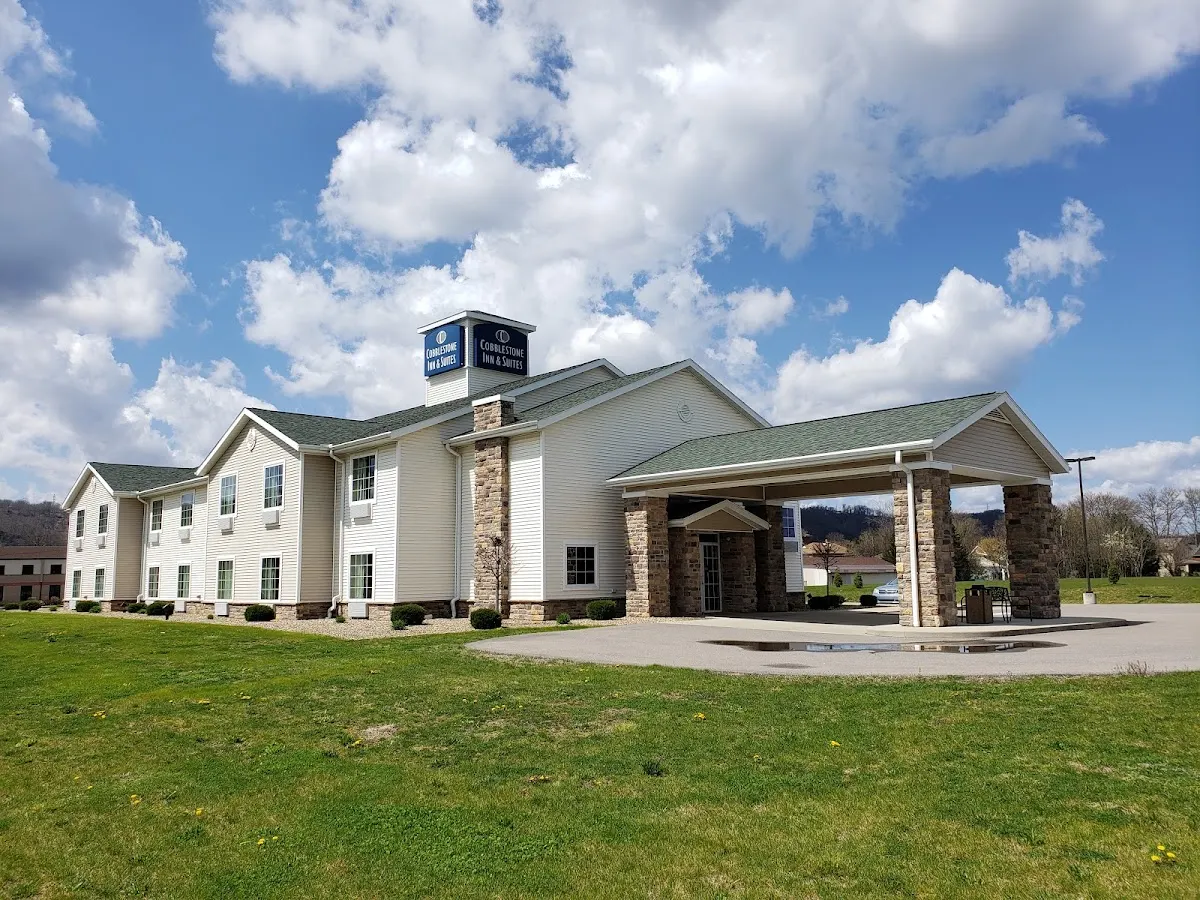 Cobblestone Inn & Suites - Ambridge