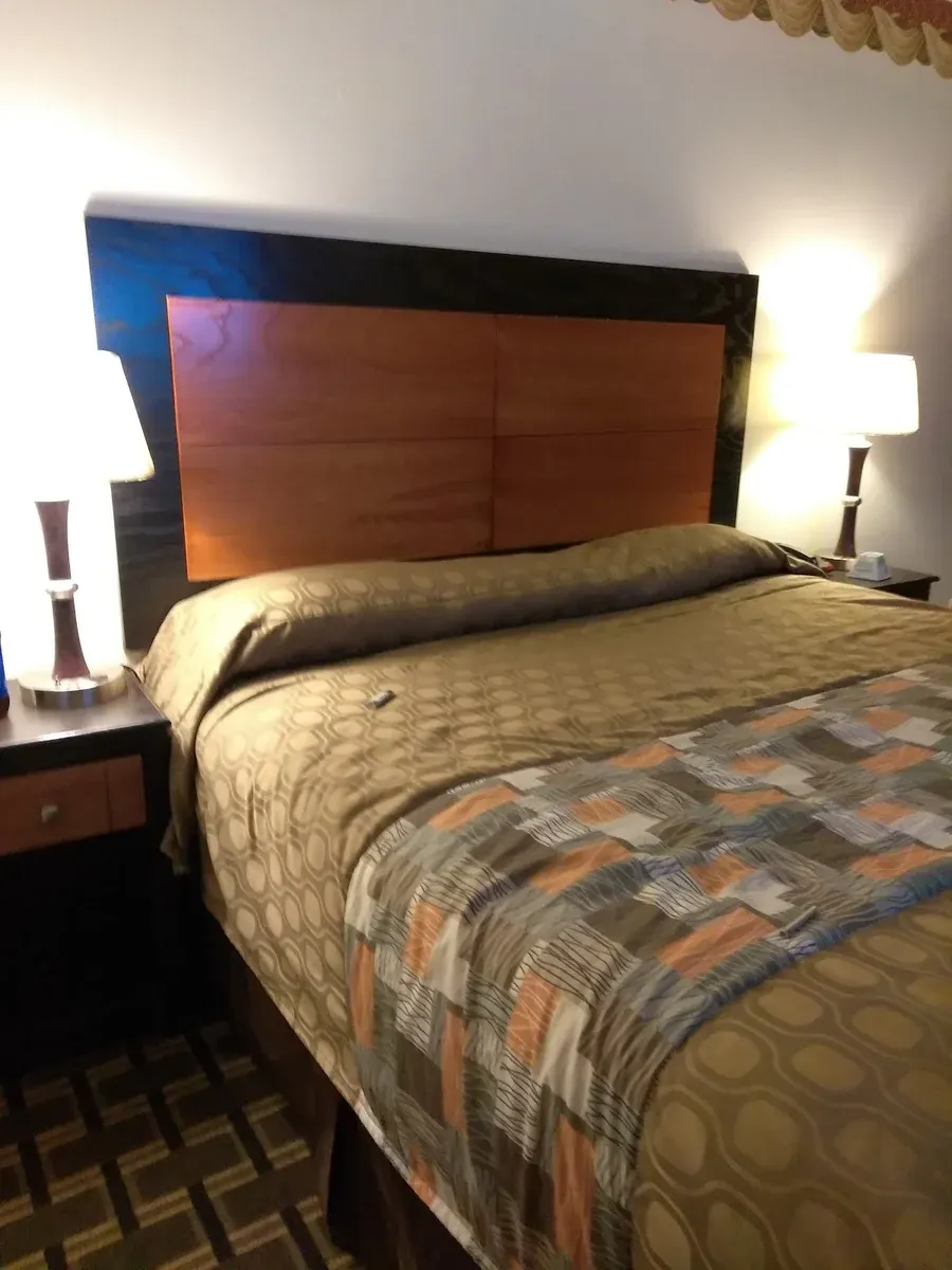 Parkcrest Inn