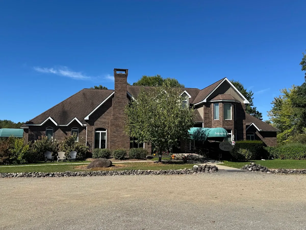 The Seasons Inn at Nick's Place