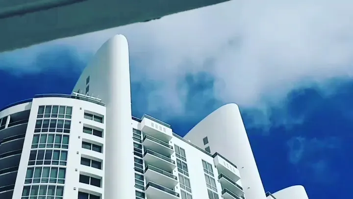 Trump International Beach Resort