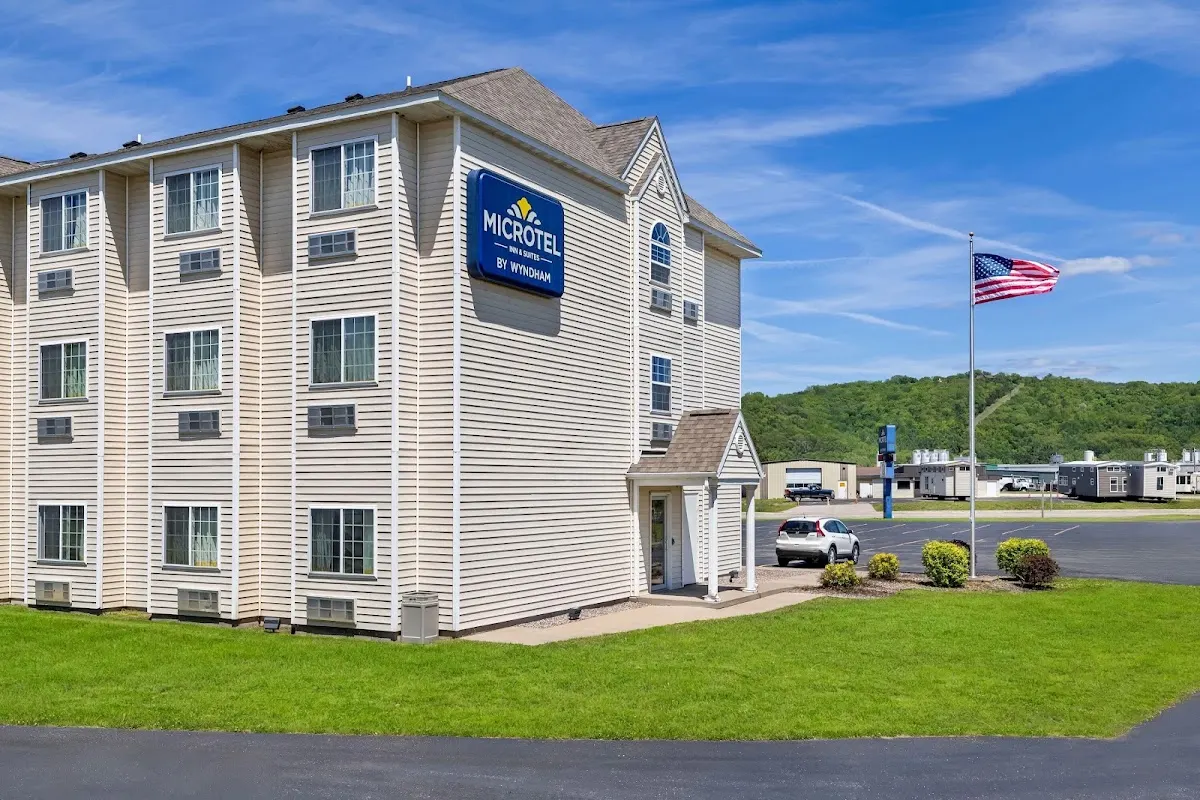 Microtel Inn & Suites by Wyndham Prairie du Chien