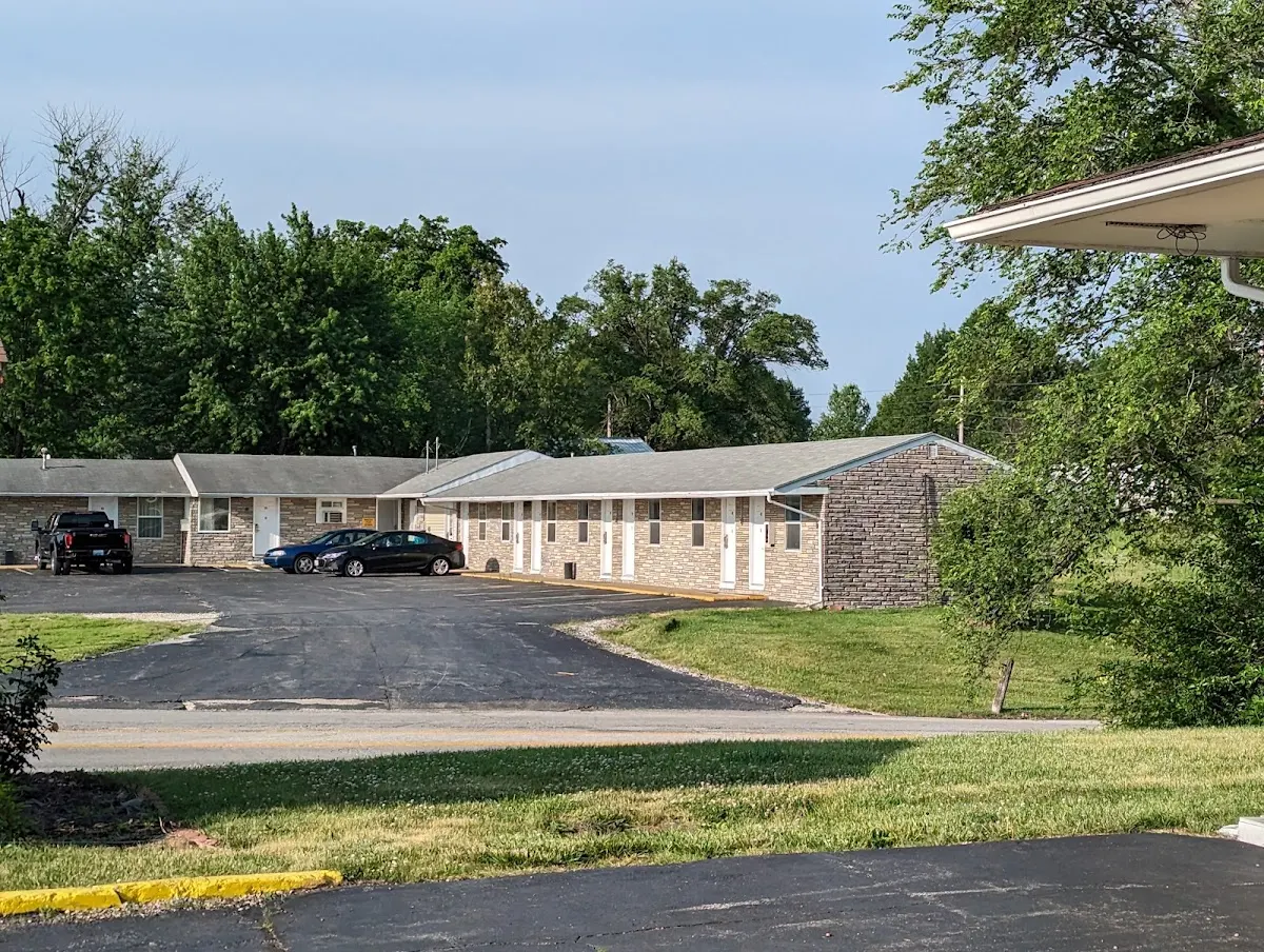 Travelier Motel