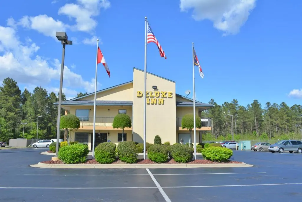 Deluxe Inn. Fayetteville.North Carolina. I-95 Exit-49