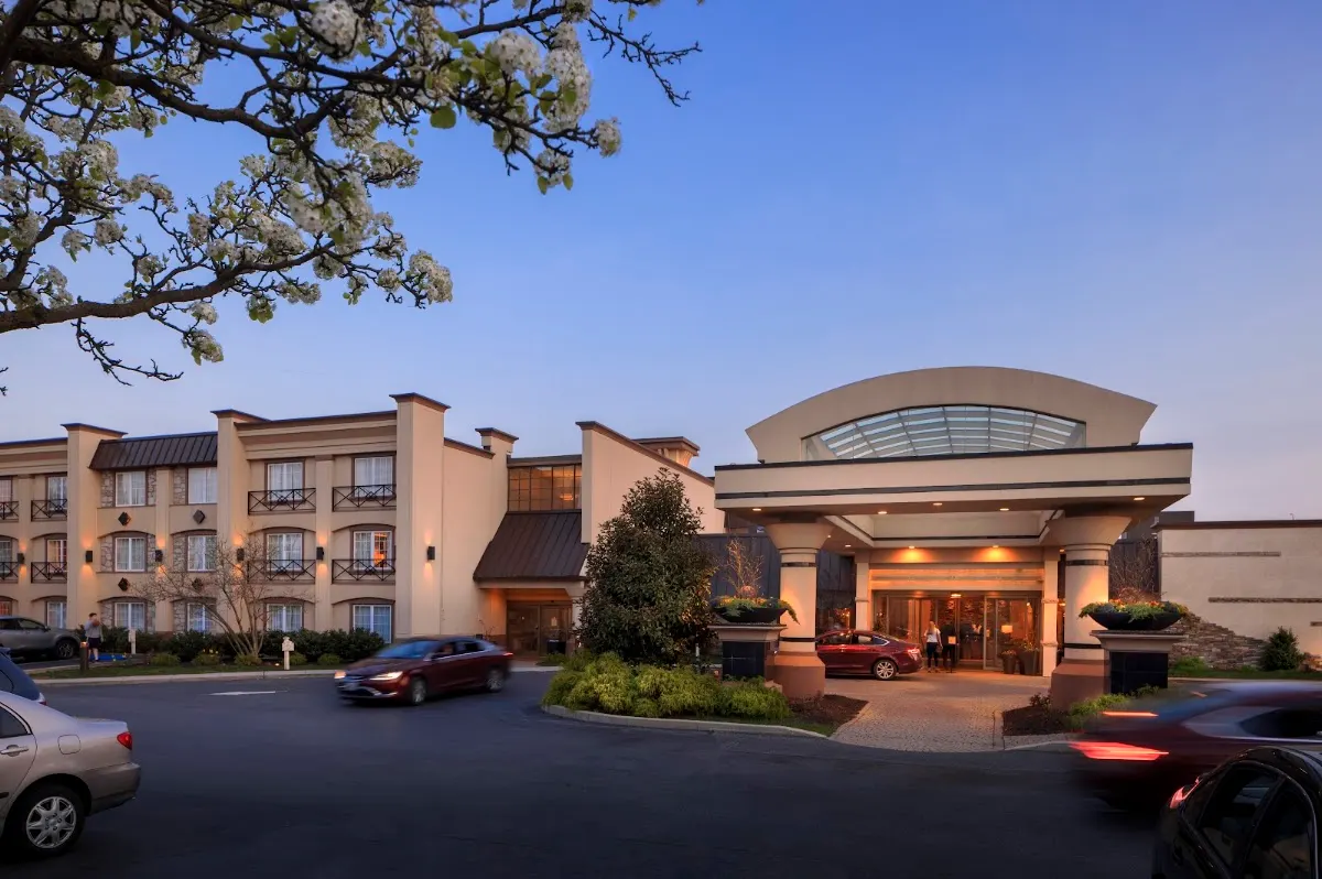 Eden Resort & Suites