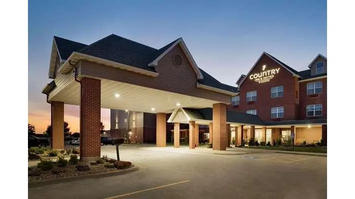 Country Inn & Suites by Radisson, Coralville, IA