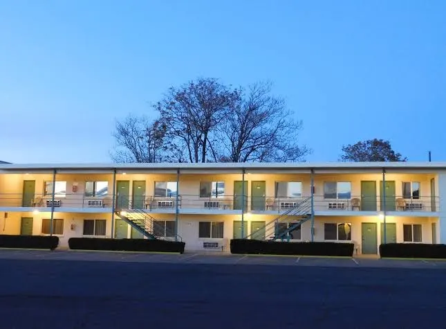 Capri Motel