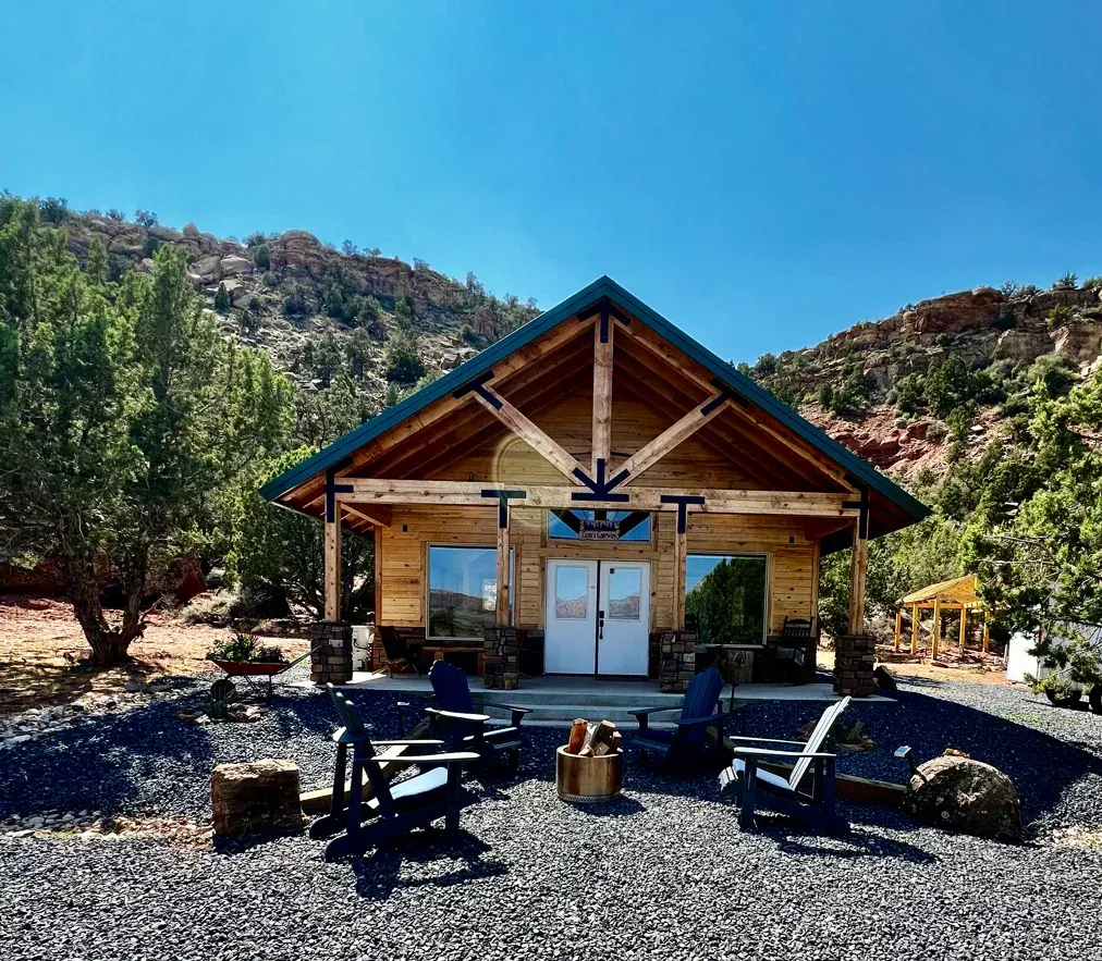 Anasazi Cliffs Lodging & Scenic Gateway-Cabins, Resort & Retreat