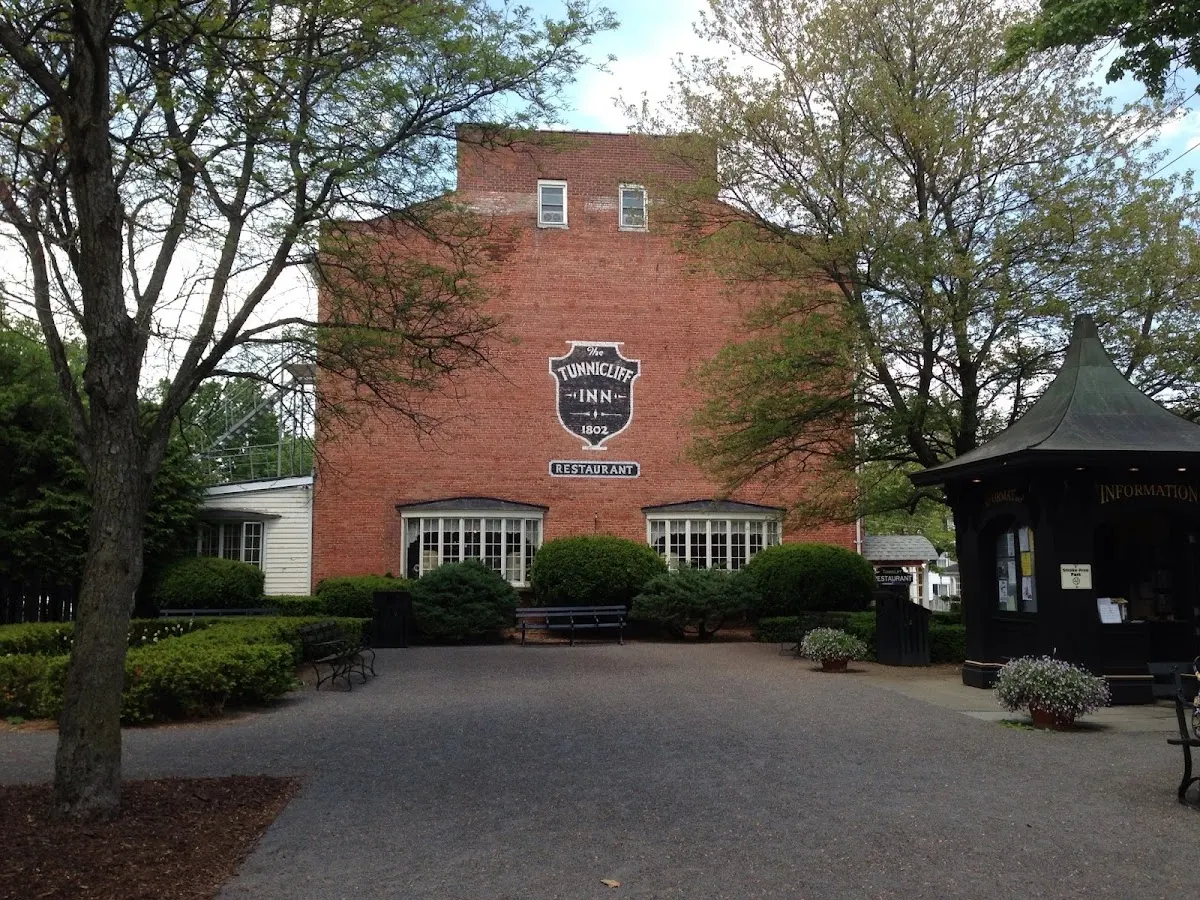 Tunnicliff Inn