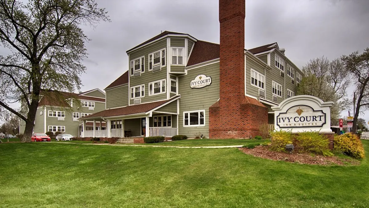 Ivy Court Inn & Suites