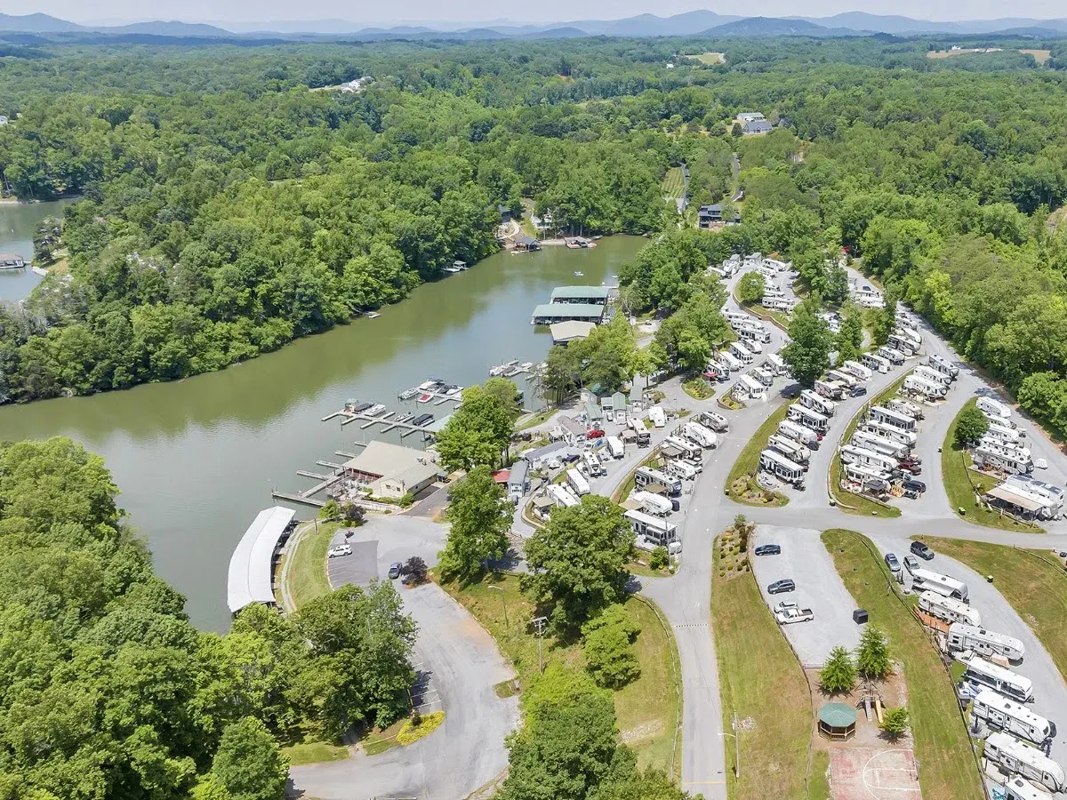 Halesford Harbour Inn & Marina