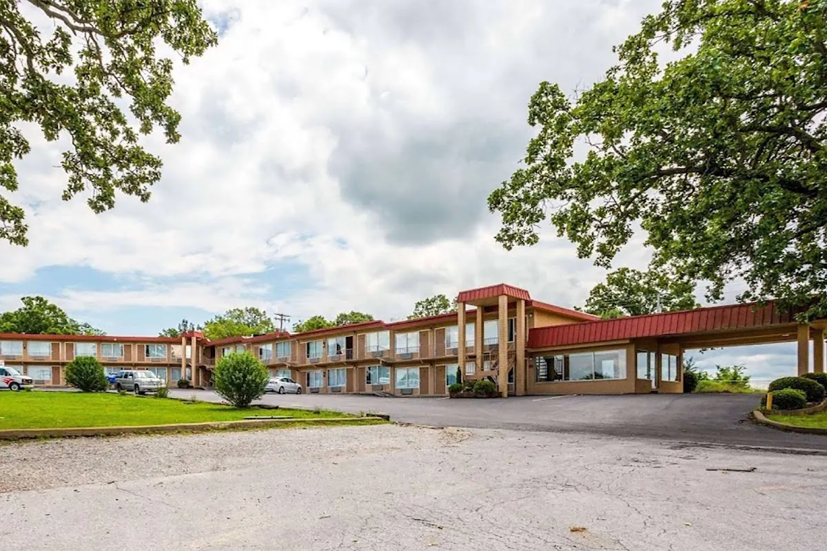 Days Inn by Wyndham Batesville AR