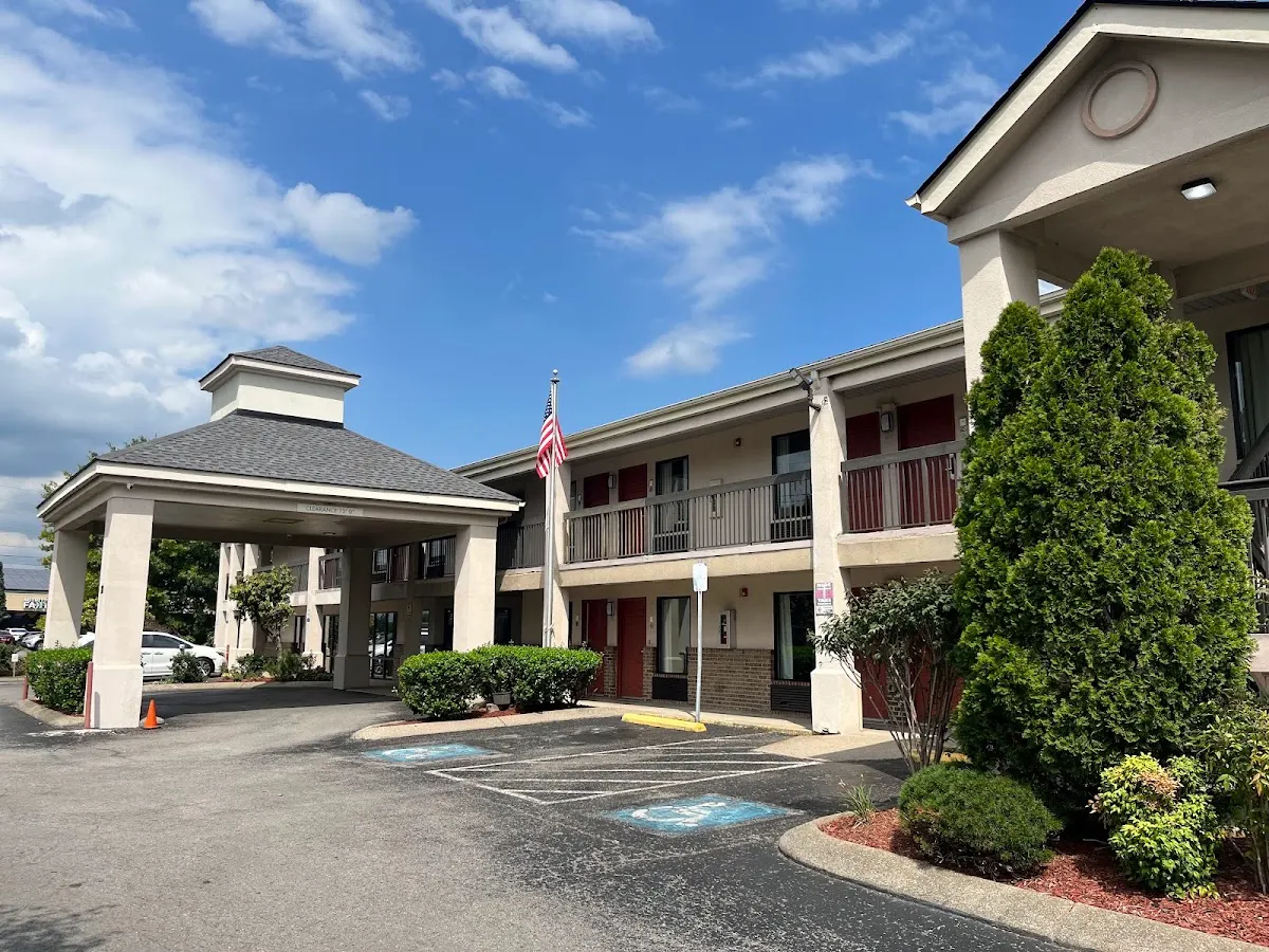 Econo Lodge Inn & Suites Murfreesboro Shopping District