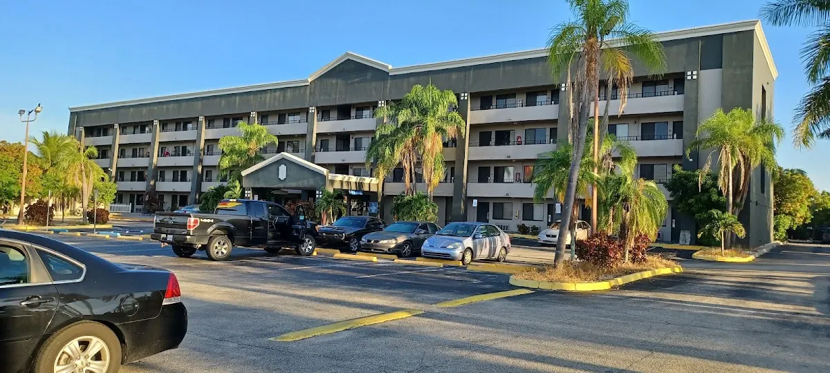 Super 8 by Wyndham Fort Myers